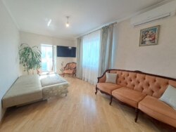 Оренда 2 - кімнатної квартири по вулиці Лялі Ратушної з меблями та технікою фото 9