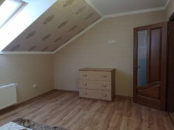 продаж затишного будинку з меблями та ремонтом фото 9